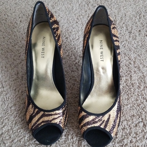 Shoes - Picture 2 of 3